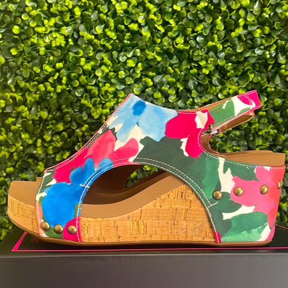 🎉❤️ LAST ONE!! HOST PICK! Multicolor Spring Summer Corkys Carley Flower Sandals - Picture 4 of 7
